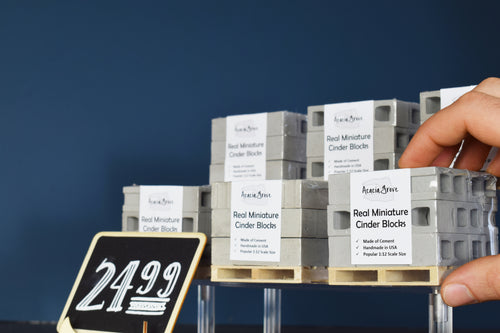 Mini Cement Cinder Blocks with Pallet – 1:12 Scale Real Concrete Blocks for Diorama, Dollhouse & Model Building